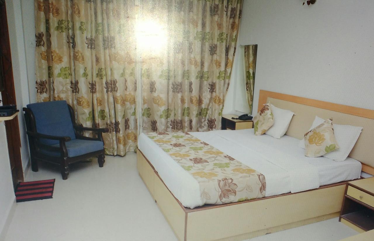 Hotel Sunrise Panaji Exteriör bild