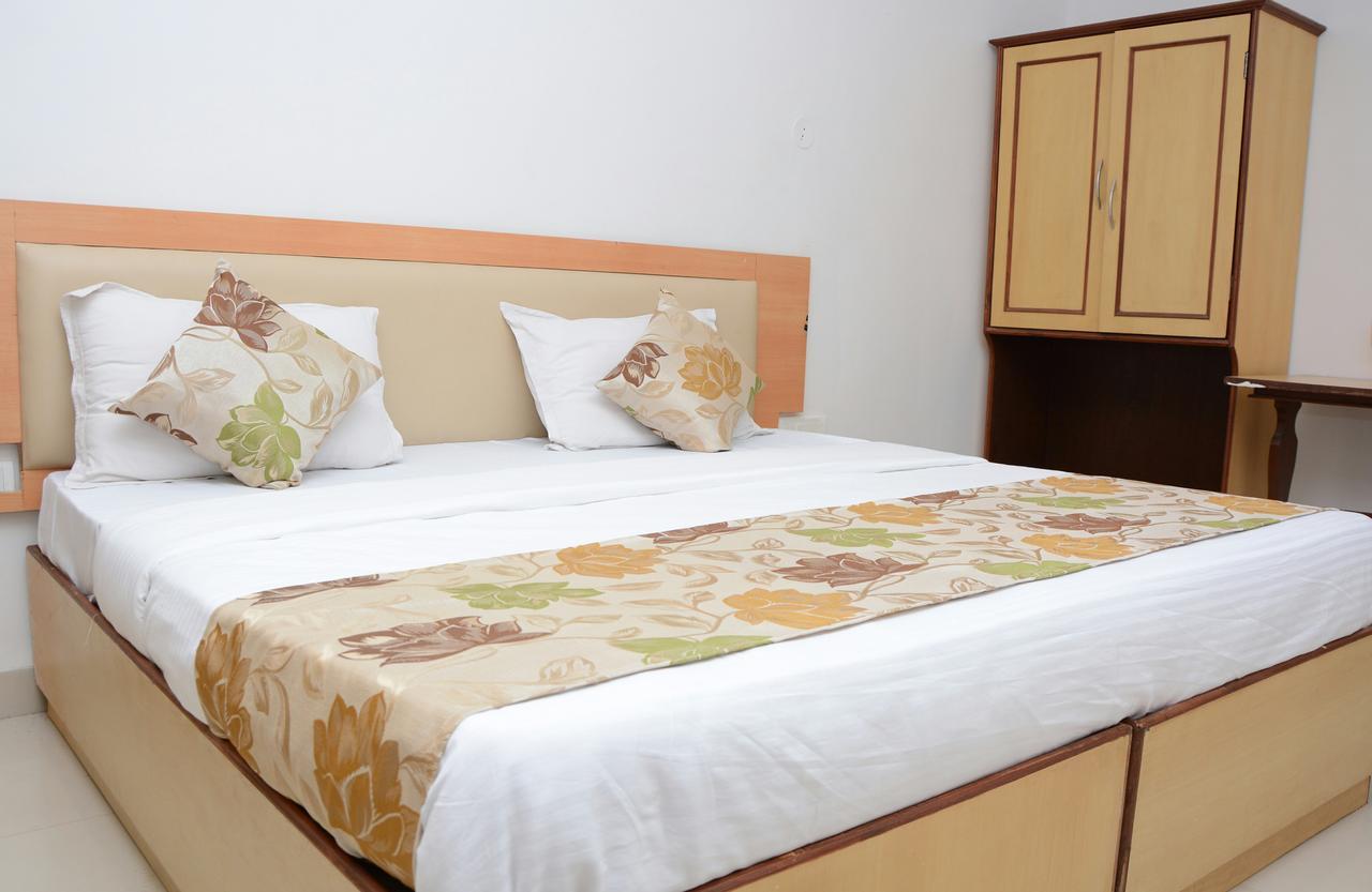 Hotel Sunrise Panaji Exteriör bild