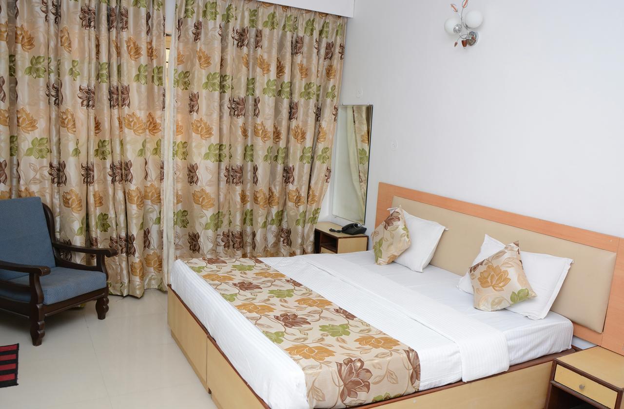 Hotel Sunrise Panaji Exteriör bild