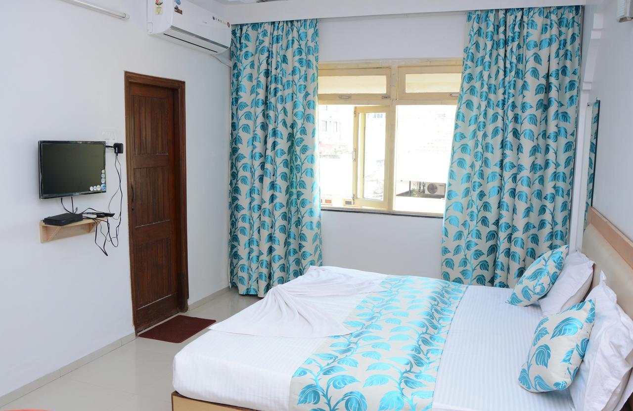 Hotel Sunrise Panaji Exteriör bild