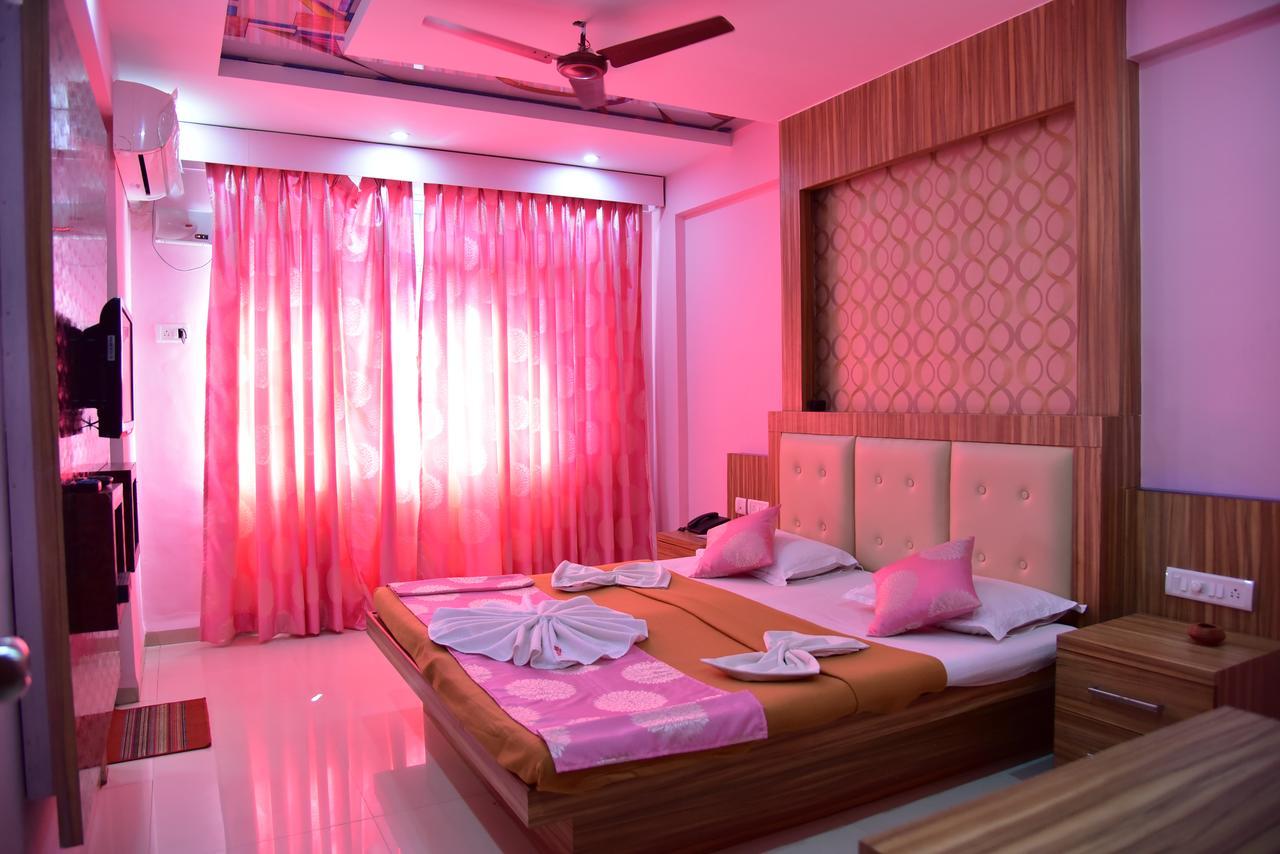 Hotel Sunrise Panaji Exteriör bild